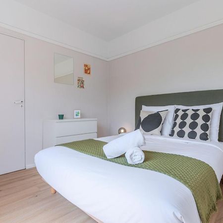 Spacious 3 Bedroom Apartment & Private Parking! Lambersart Exteriör bild