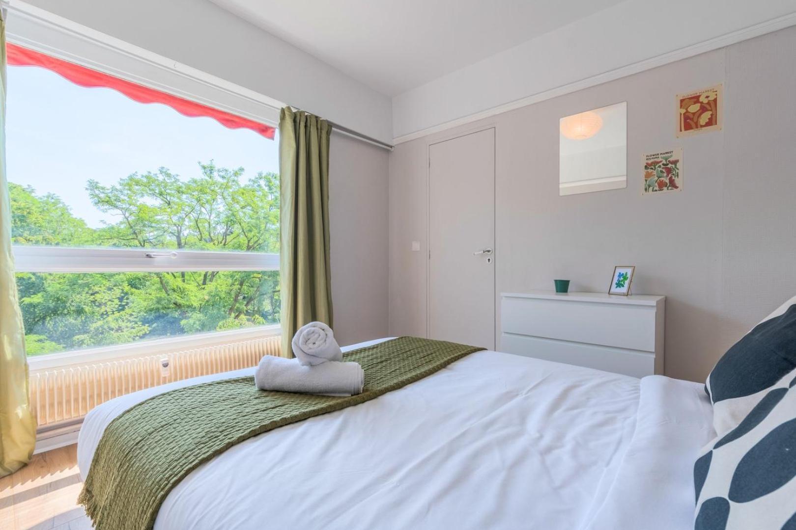 Spacious 3 Bedroom Apartment & Private Parking! Lambersart Exteriör bild