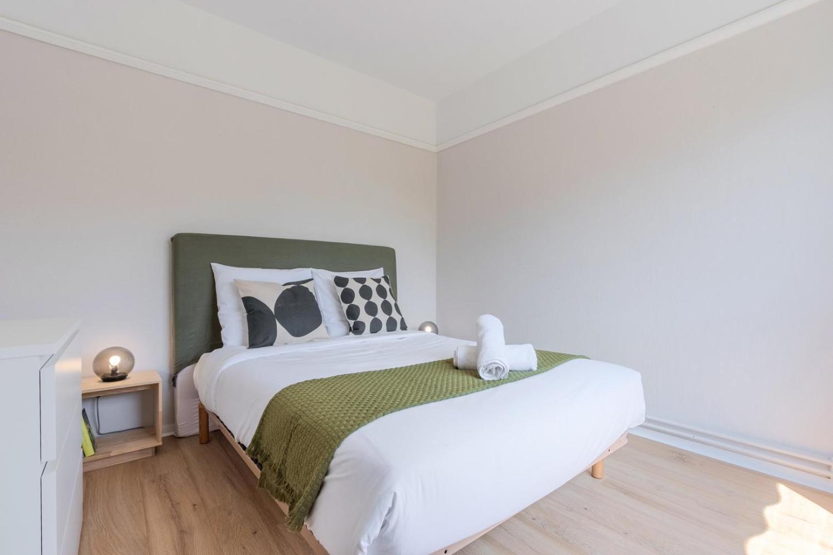 Spacious 3 Bedroom Apartment & Private Parking! Lambersart Exteriör bild