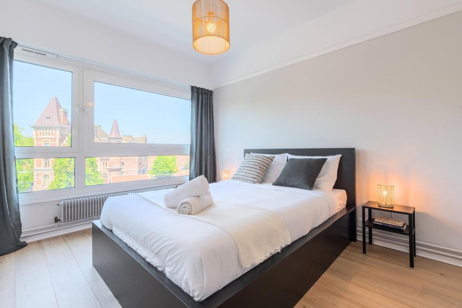 Spacious 3 Bedroom Apartment & Private Parking! Lambersart Exteriör bild